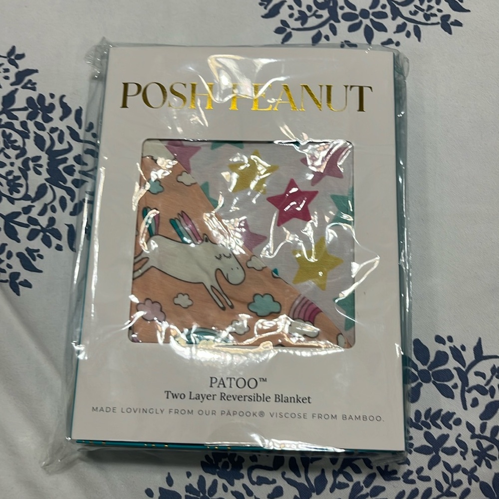 Posh Peanut Patoo blanket